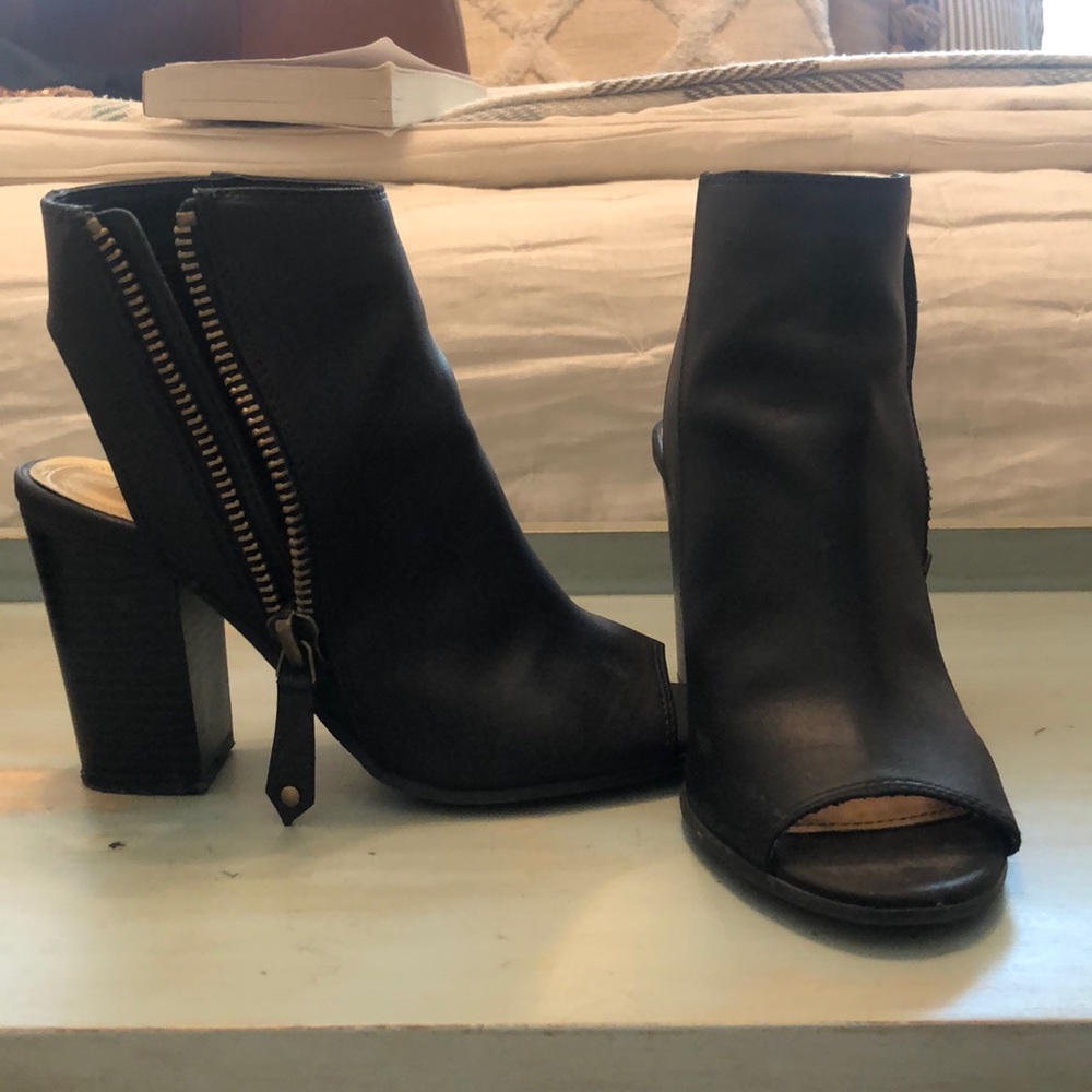 Madden Girl Peep toe black bootie heel